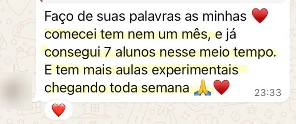 Print de depoimento de aluna no WhatsApp: relato de ter conquistado 7 alunos em menos de um mês aplicando a aula avaliação do PilatesFlix.